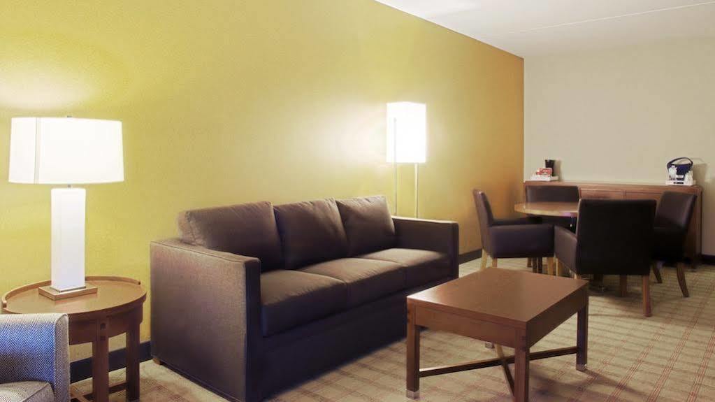 Four Points By Sheraton Winnipeg South Ngoại thất bức ảnh